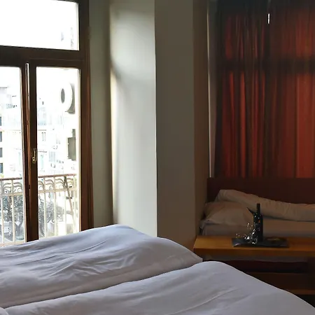 Le Palace Szálloda 3*